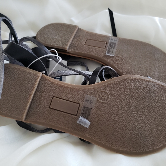 NEW Old Navy lace up sandals - Picture 4 of 4